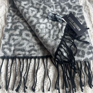 New Steve Madden Black and Gray Animal Print Scarf